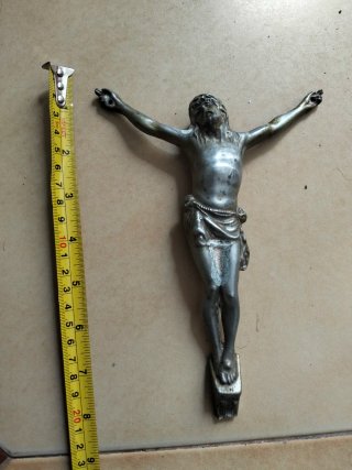 Cristo de metal para colgar