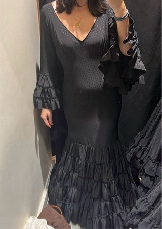 Vestido de gitana negro con lunares negros
