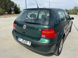 Volkswagen Golf 2000