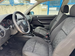 Volkswagen Golf 2000