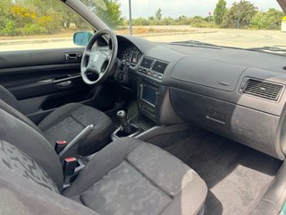 Volkswagen Golf 2000
