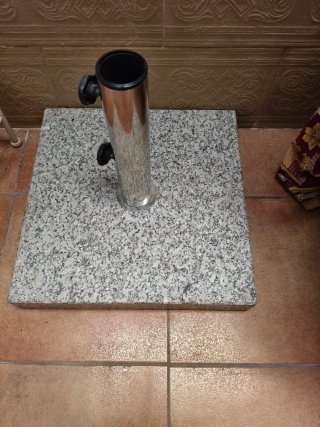 Base para sombrilla de granito y metal