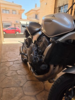 HONDA HORNET CB600F 2010 – ¡IMPECABLE!