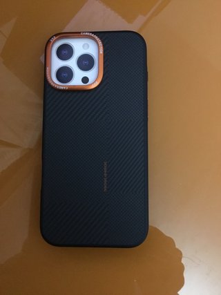 Funda Lujo iPhone 16 Pro en carbono con MagSafe