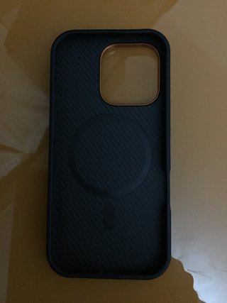 Funda Lujo iPhone 16 Pro en carbono con MagSafe
