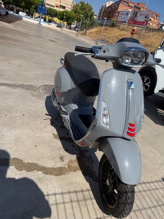 Vespa Sprint S 49cc Gris