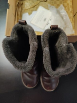Botas UGG Marrones con Hebillas