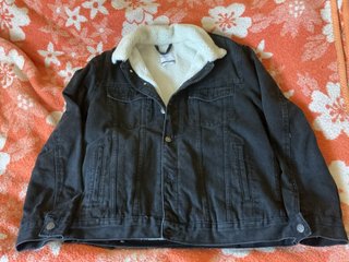 Chaqueta vaquera Bershka forrada hombre negra