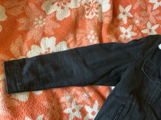 Chaqueta vaquera Bershka forrada hombre negra