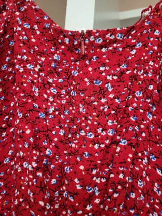 Vestido rojo estampado floral