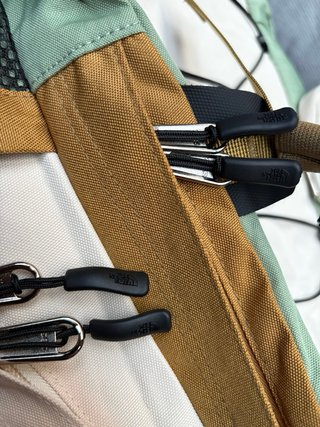 Mochila The North Face Borealis II Crema y Verde