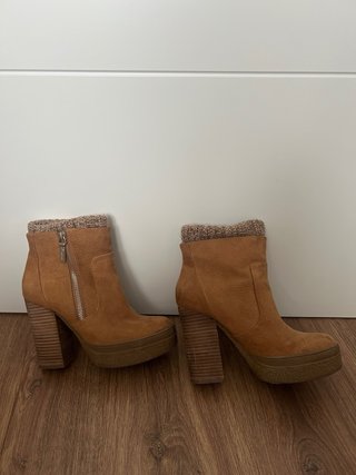 Botines de cuña marrones