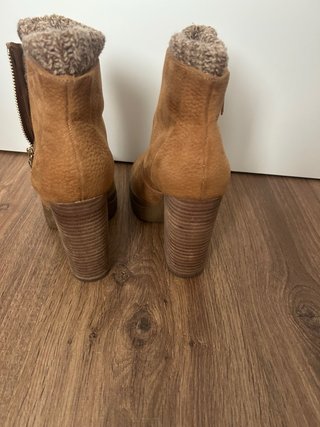 Botines de cuña marrones