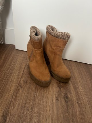 Botines de cuña marrones