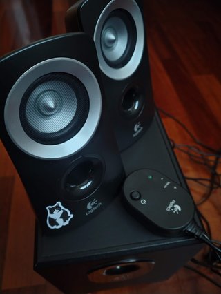 Logitech Z313 2.1 Speaker System con Subwoofer