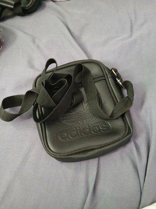 Riñoneras Lacoste i Adidas Negra Cuero