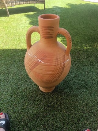Cántaro de terracota con asas