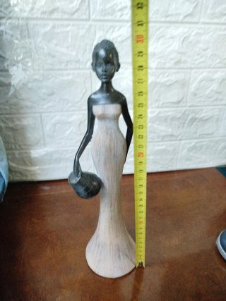 Figura Mujer Africana con Cántaro