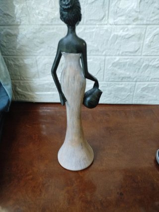 Figura Mujer Africana con Cántaro