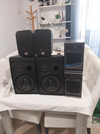 Conjunto de altavoces negros