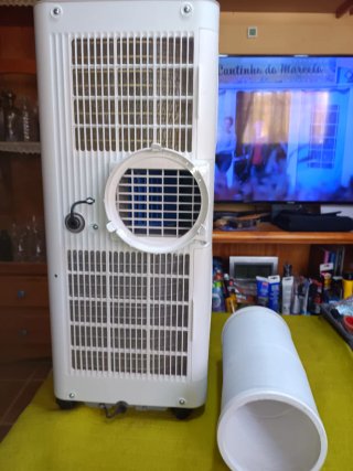 Aire Acondicionado Portátil Comfee Blanco