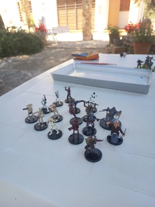 14 figuras del juego descatalogado Star Wars.