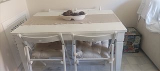 Mesa de salón blanca