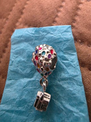 Charm tipo Up Altas Aventuras Multicolor con Casa