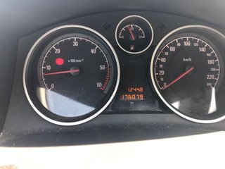 Opel Astra (Abstenerse pujas absurdas)