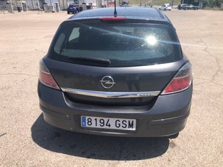 Opel Astra (Abstenerse pujas absurdas)