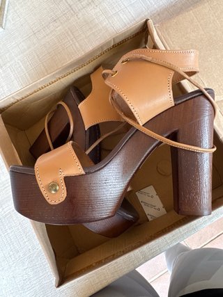 Sandalias de plataforma tacón madera