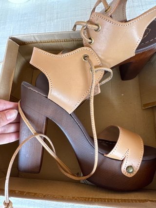 Sandalias de plataforma tacón madera
