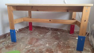 Mesa infantil blanca y madera Ikea + silla