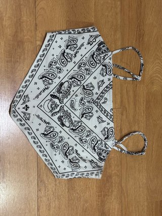 Top estilo pañuelo bandana