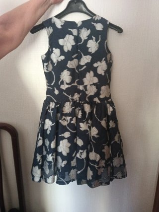Vestido floral azul y beige