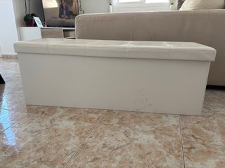 Baúl blanco polipiel.