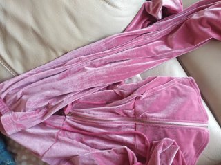 Chándal rosa y sudadera corta