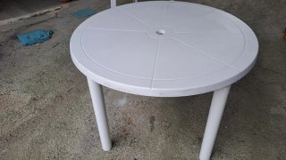 Mesa redonda de plástico para jardín