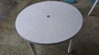 Mesa redonda de plástico para jardín