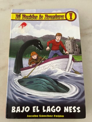 Bajo el lago Ness