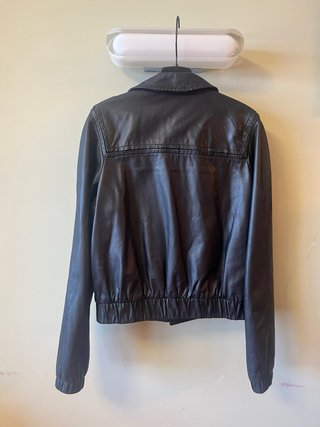 Chaqueta de cuero bomber negra de See by Chloé