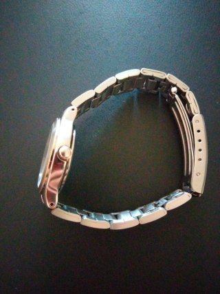 Reloj Casio Quartz Mujer Plata y Blanco