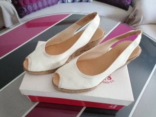 Zapatos de plataforma blancos Torres
