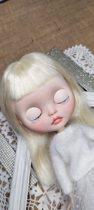 OOAK Albino Custom Blythe by blythe_live_