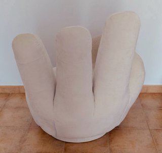 Sillón divertido mano beige