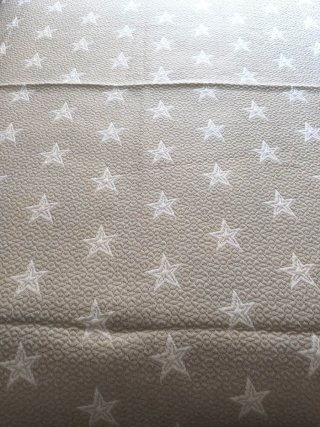 Colcha reversible estrellas cama 90