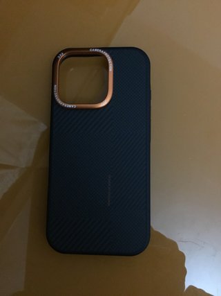 Funda Lujo iPhone 16  en carbono con MagSafe