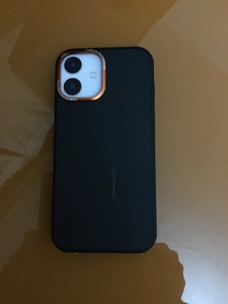 Funda Lujo iPhone 16  en carbono con MagSafe
