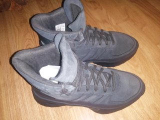 Lote de zapatillas Nike y Adidas.