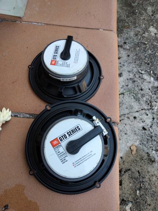 Altavoces JBL 3 vías